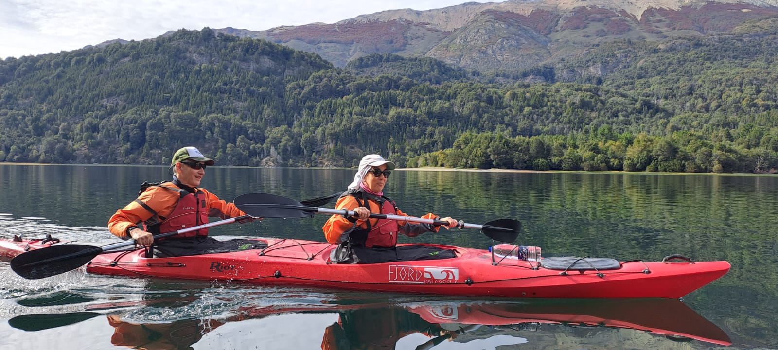 Travesía en kayak por el Lago Krugger, Parque Nacional Los Alerces – Fjord Patagonia