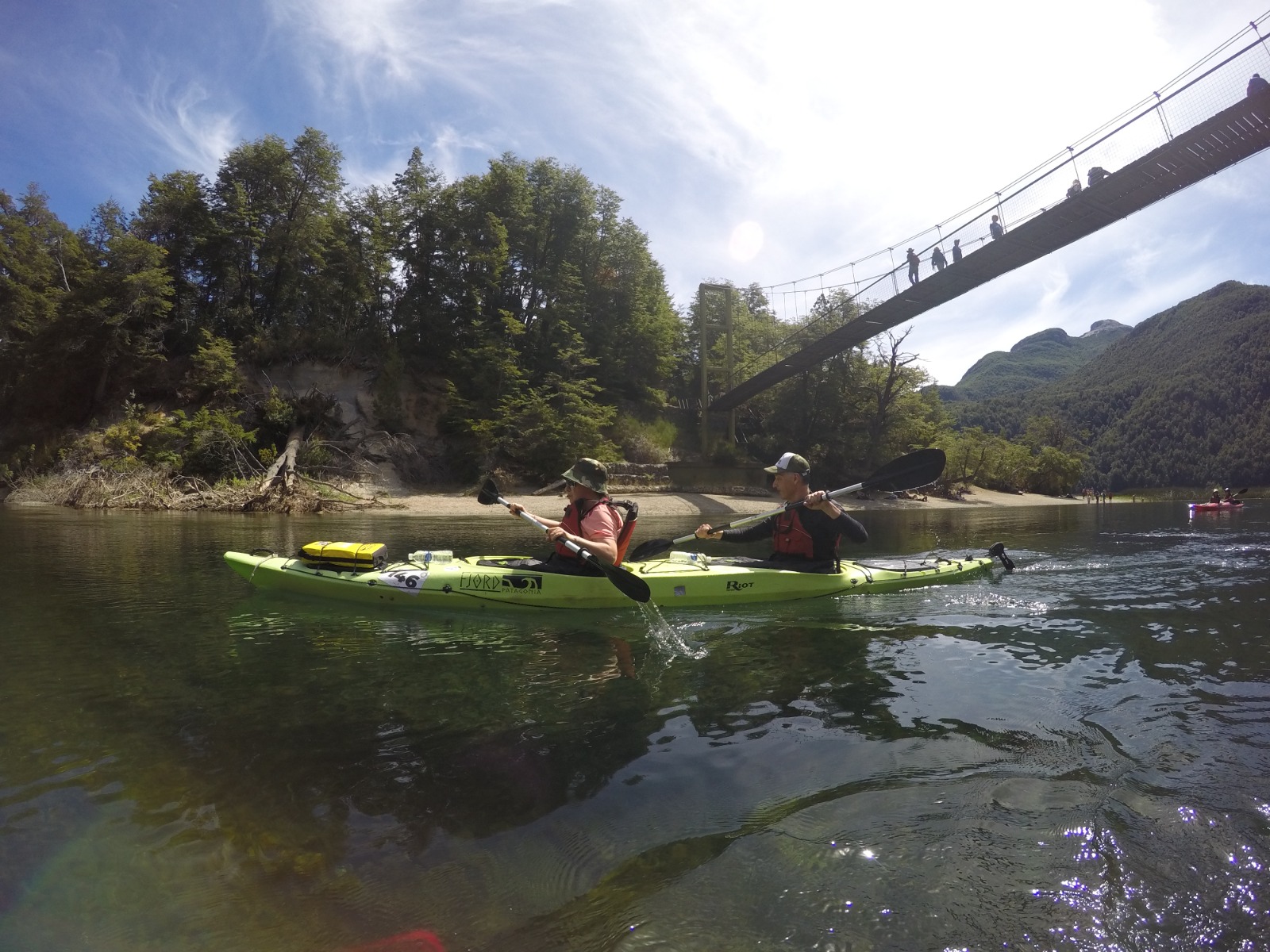 Travesía en kayak por el Parque Nacional Los Alerces – Fjord Patagonia