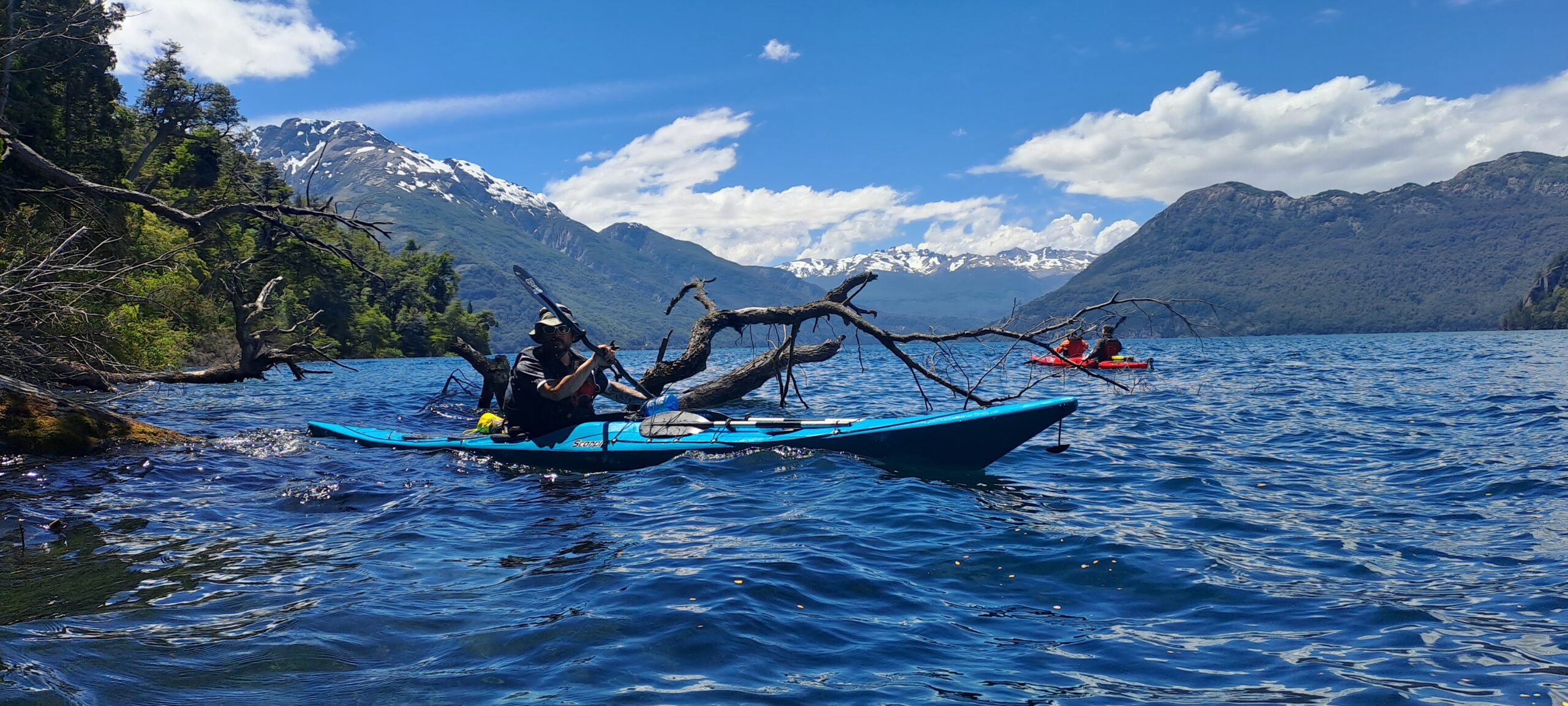 Travesía en kayak por el Parque Nacional Los Alerces – Fjord Patagonia