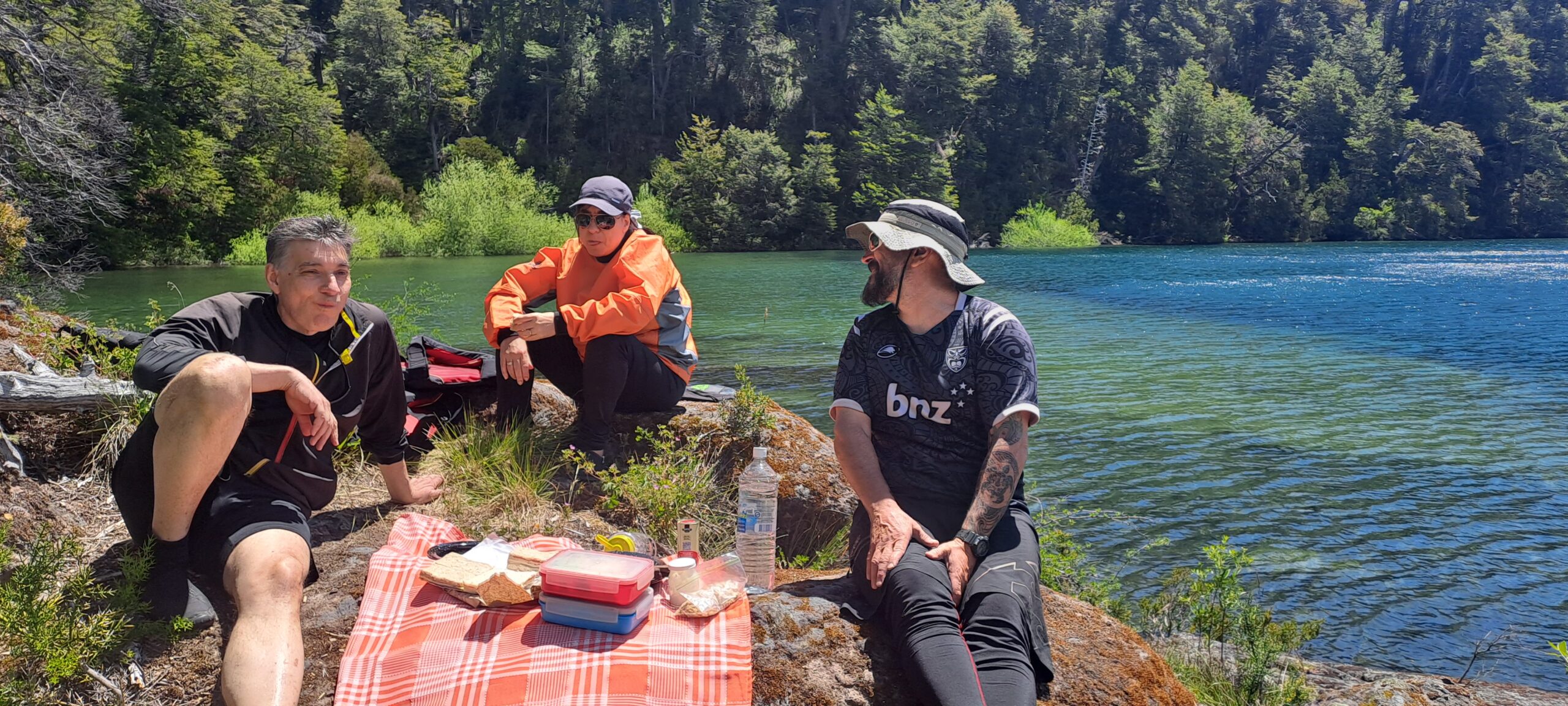 Campamento durante la Bajada de los Lagos en el Parque Nacional Los Alerces