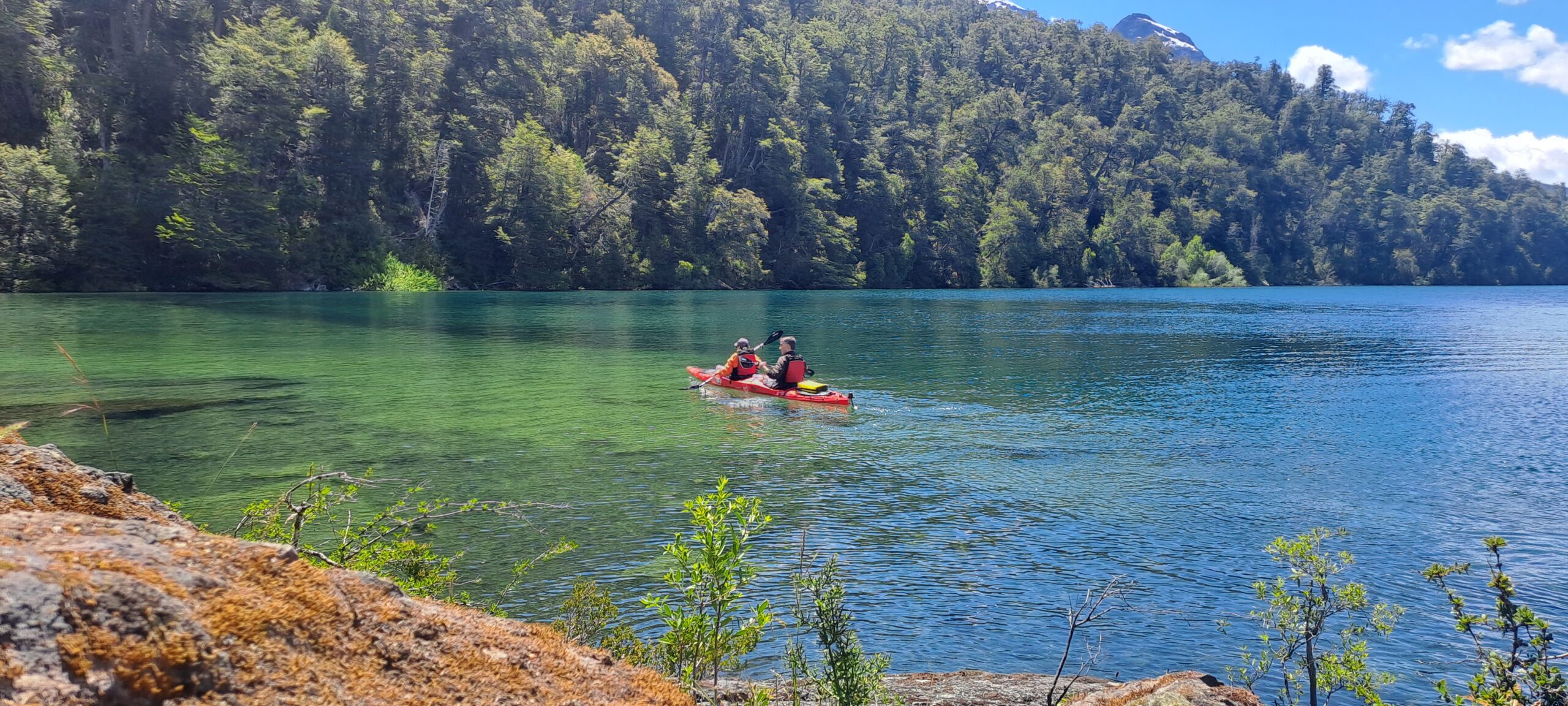 Travesía en kayak por el Parque Nacional Los Alerces – Fjord Patagonia