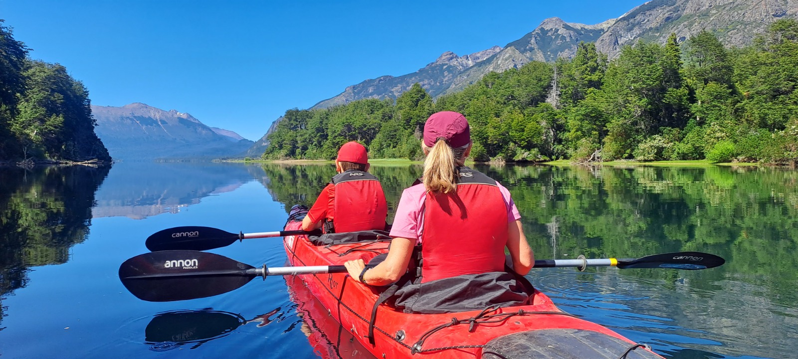 Travesía en kayak por el Parque Nacional Los Alerces – Fjord Patagonia